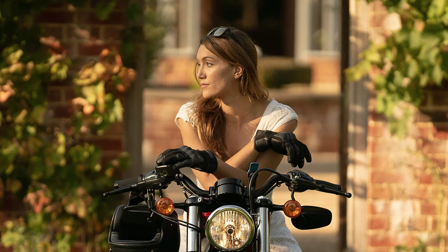 Eleanor Gecks (UK Biker Girl)